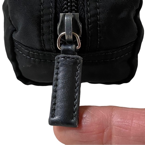 AUTHENTIC VINTAGE PRADA VELA TESSUTO NYLON SMALL ZIP COSMETIC BAG/POUCH, BLACK - Picture 9 of 16